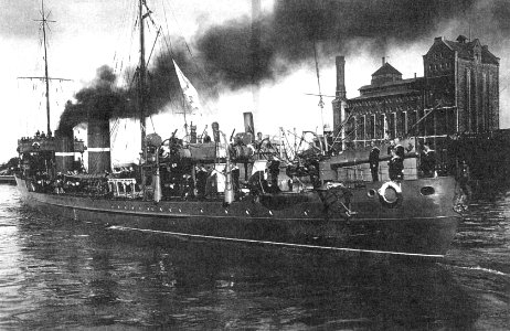 Pogranichnik-AdmiralEssen1915Revel