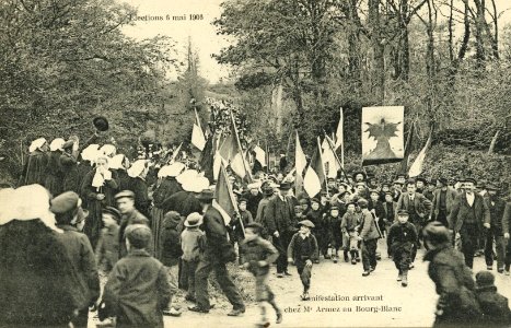 Plourivo. Elections 6 mai 1906 manifestation au Bourg-Blanc - AD22 - 16FI4449