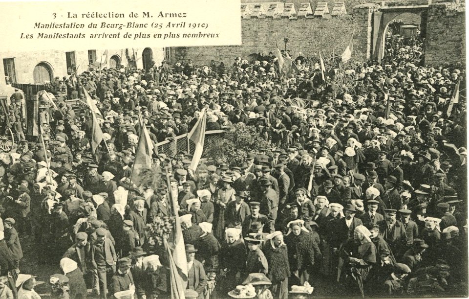 Plourivo. Réélection de M. Armez manifestation du Bourg-Blanc 25 avril 1910 - AD22 - 16FI4453