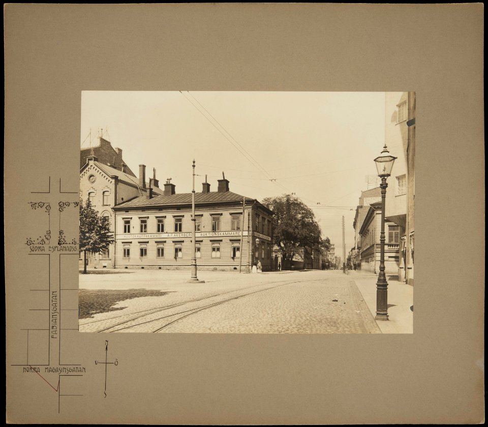 Pohjoinen Makasiinikatu 7 - Fabianinkatu 4, Huutokauppakamari A. F. Åkerberg (rakennus purettu 1904) - G16205 (hkm.HKMS000005-km0000m966)