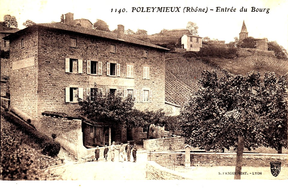 Poleymieux (Rhône) - entrée du bourg