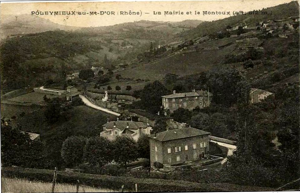 Poleymieux (Rhône) - Mairie et le Montoux 2