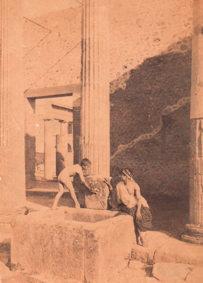 Plüschow, Wilhelm von (1852-1930) - Pompei - Foro triangolare - Portico - Fostin Cotchen collection (www.fostinum.org)