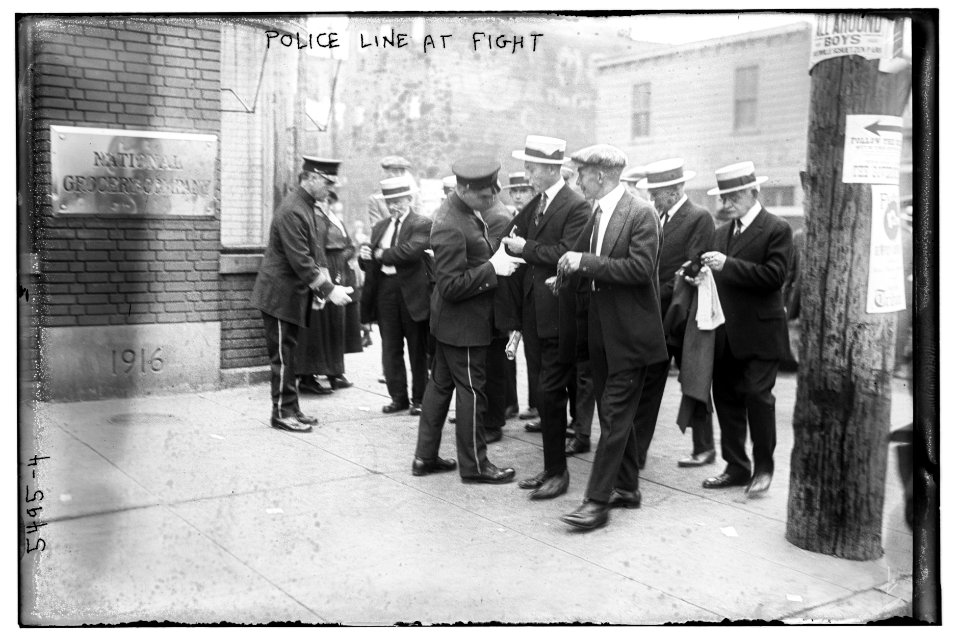 Police line at fight LCCN2014712827