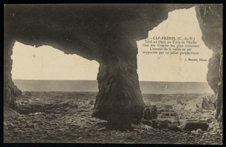 Plévenon - Cap Fréhel Toul-an-Ifern ou Trou de l'Enfer grotte - AD22 - 16FI3876