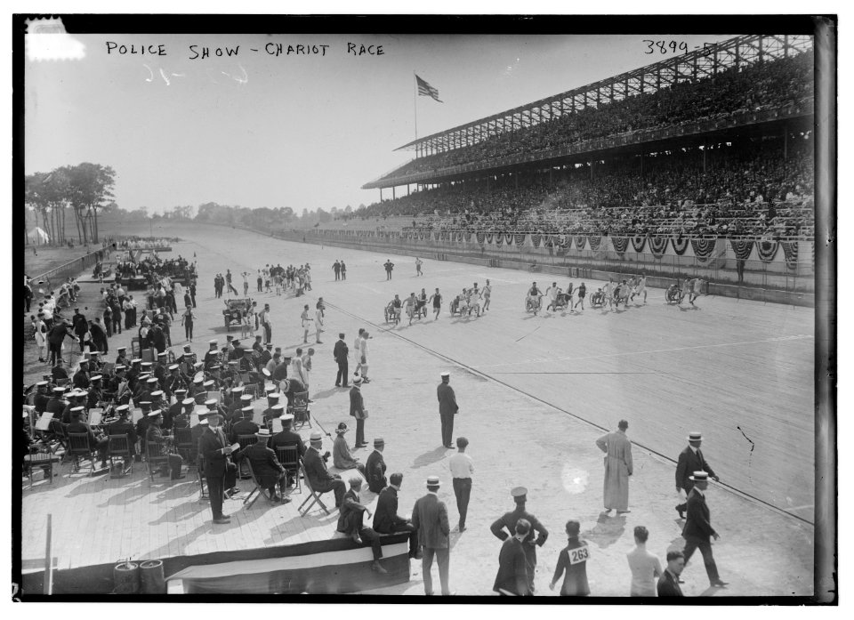 Police Show - Chariot Race LCCN2014702039