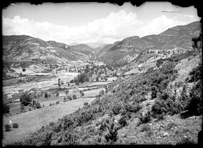 Poble i vall de Biniés photo