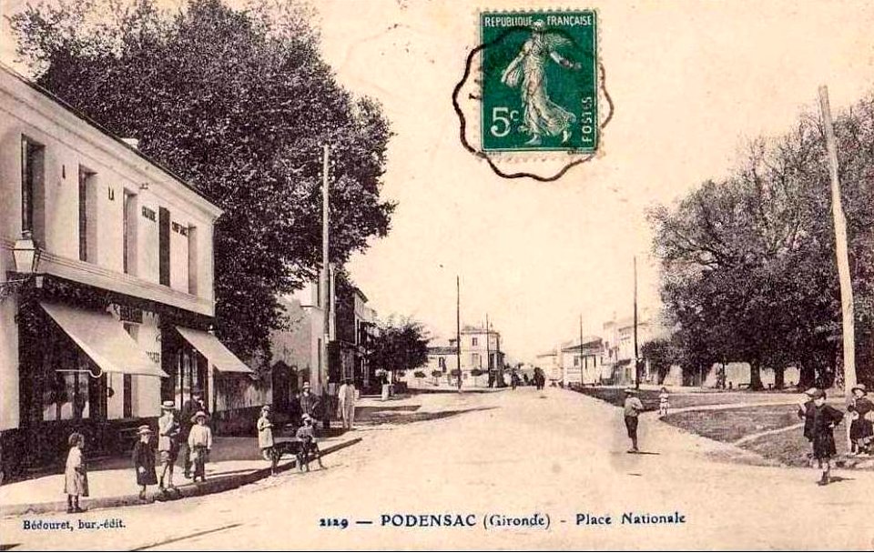 Podensac - place Nationale a