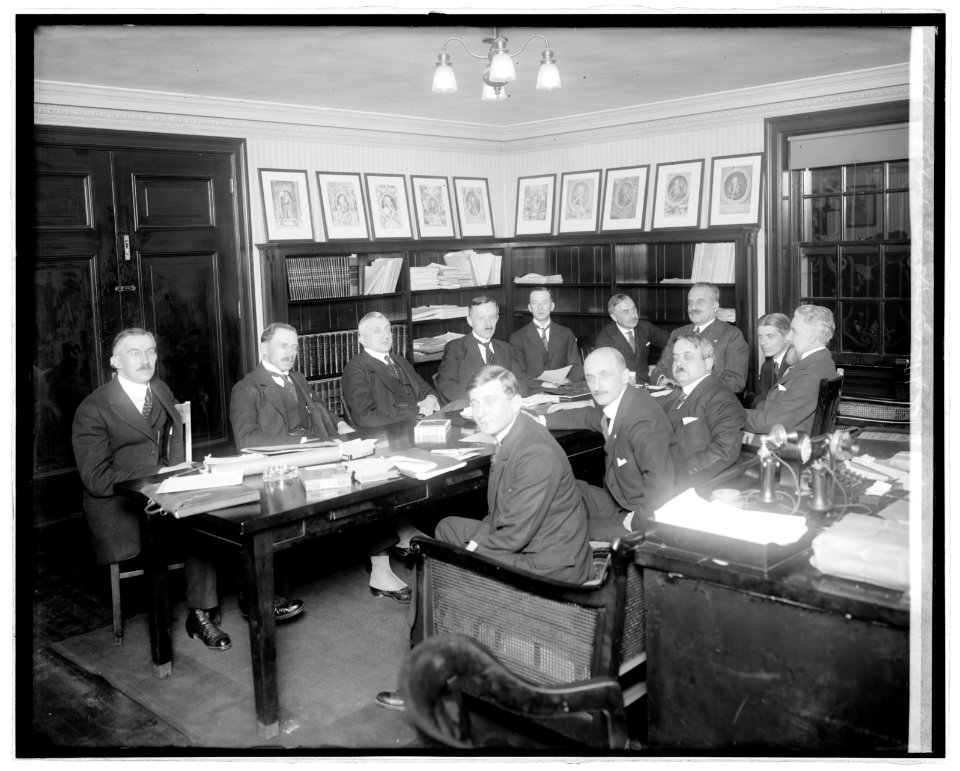 Polish legation group LCCN2016823498