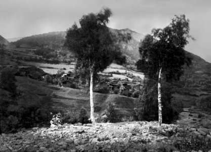 Poble de Llors vist des de la riba esquerra del riu Valira del Nord (Restored)