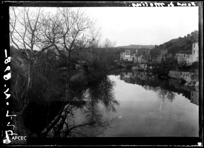 Poble del Pont de Molins, vista des del riu la Muga