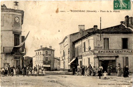 Podensac - place de la Mairie b