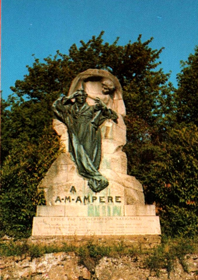 Poleymieux (Rhône) - Monument Ampère 1