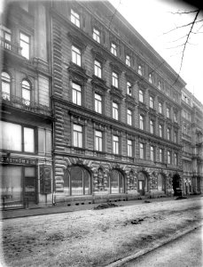 Pohjoisesplanadi 31. Nk Catanin talo, tunnetun Catanin konditorian mukaan, joka toimi vuoteen 1917 asti - N25212 (hkm.HKMS000005-km003004)