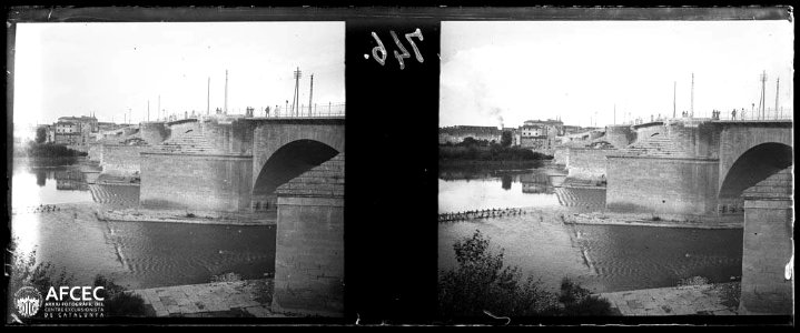 Pont sobre el riu Ebre al seu pas per Saragossa (AFCEC VIDAL B 10432)