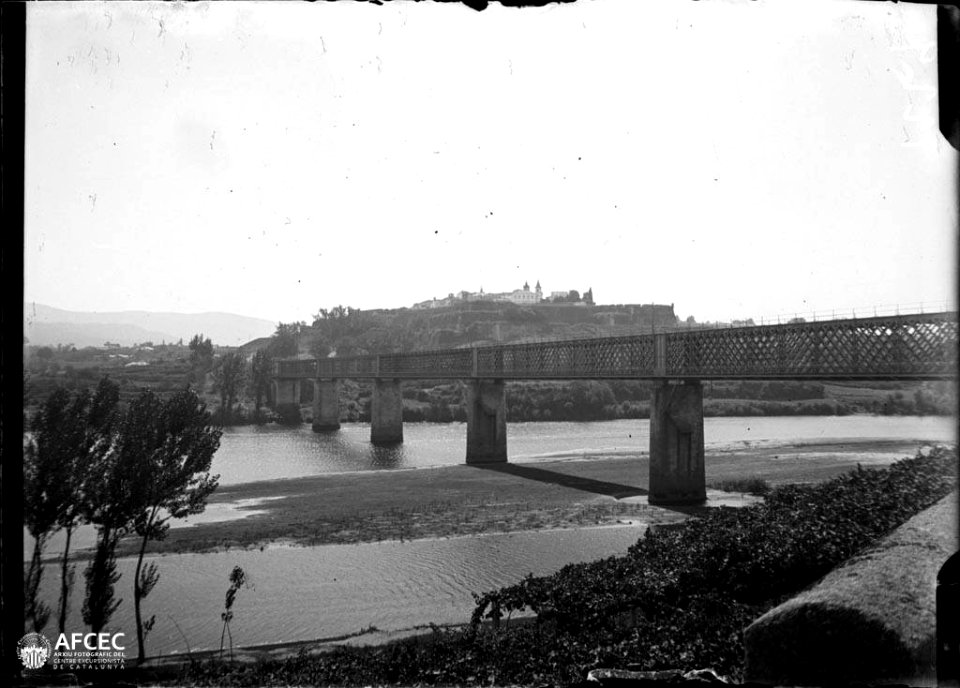 Pont de ferro i pilars de pedra sobre el riu Miño (AFCEC MORELLO A 1229)