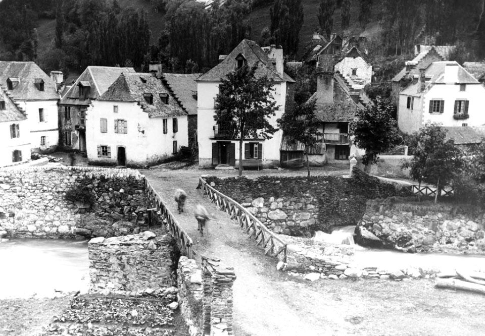 Pont sobre la Garona a Les