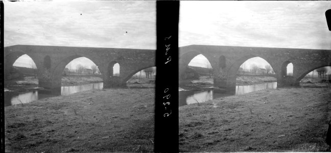 Pont sobre un riu camí de Sant Julià