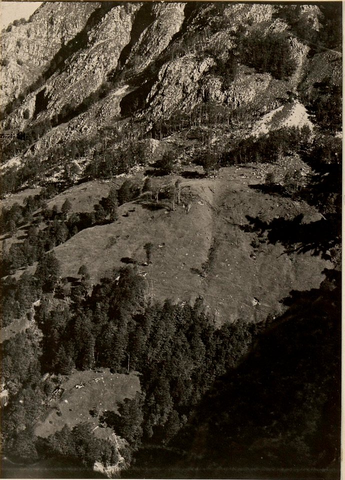 POLINIK gegen CESOCA SLATENIKGRABEN. Standpunkt, Artillerie Beobachter am VRSIC. aufgenommen am 28. Juni 1916. (BildID 15476973)