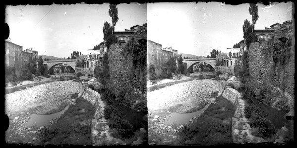 Pont del raval de Ripoll sobre el riu Freser