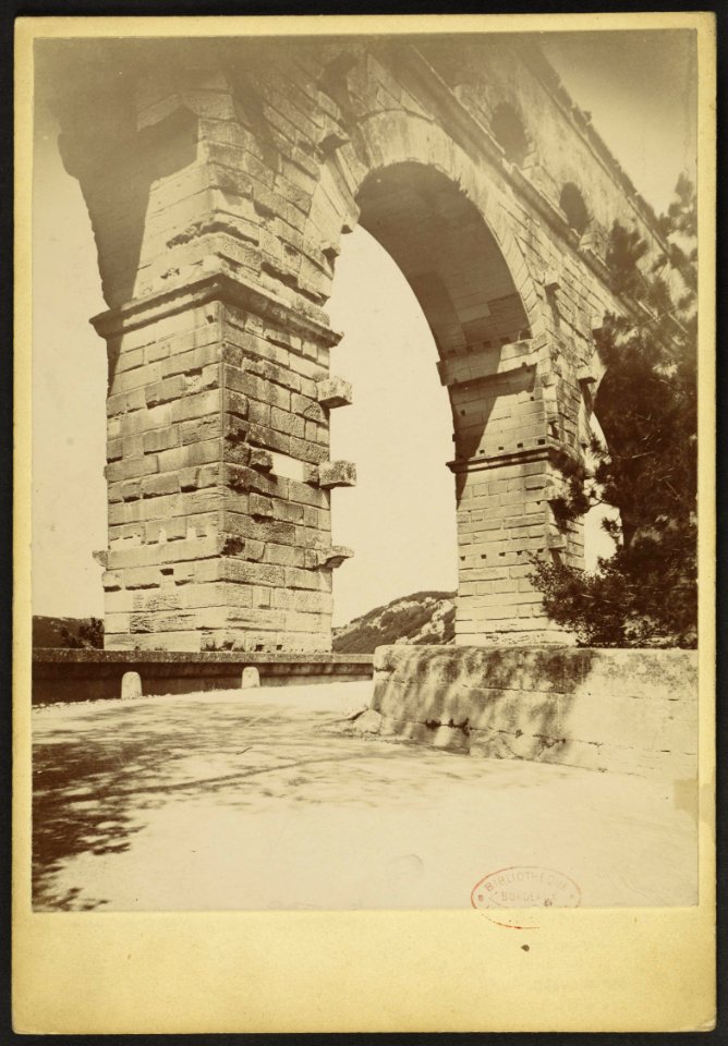 Pont du Gard - J-A Brutails - Université Bordeaux Montaigne - 1334