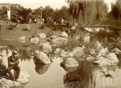 Ponte sobre lago na praça da República - Vincenzo Pastore