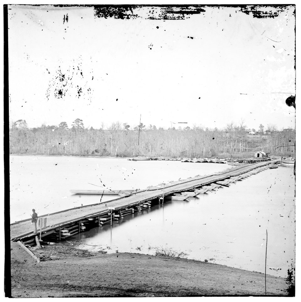 Pontoon bridge across the James River LOC cwpb.01893