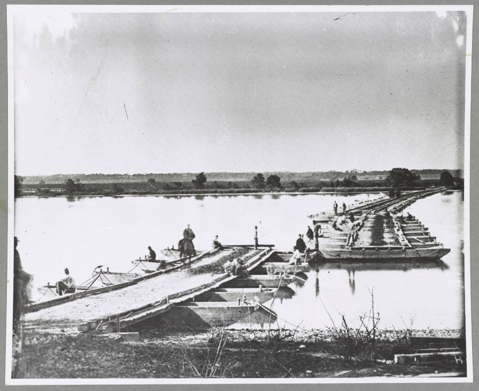 Pontoon bridge LCCN2012649845