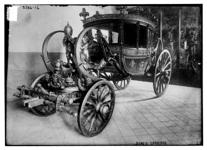 Pope's carriage LCCN2014690286