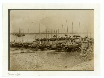 Pontoon landing hurriedly built for landing horses, Chemulpo LCCN2005679315