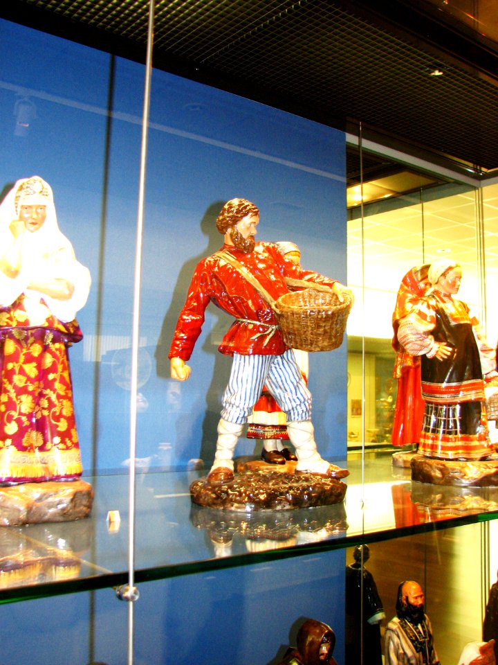Porcelain sculptures Peoples of Russia 01