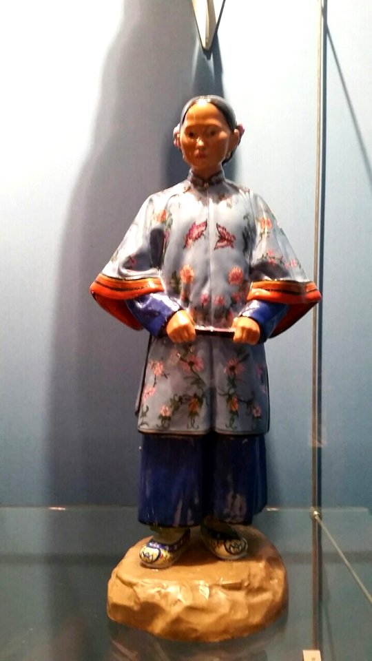 Porcelain sculptures Peoples of Russia 17