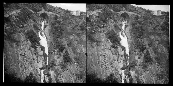 Pont de la Farga Vella i cascada del riu Llobregat