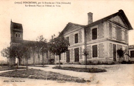 Porchères - La Grande Place