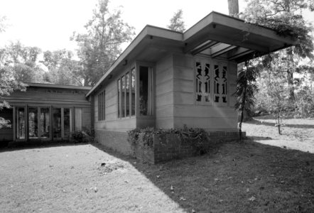 Pope-Leighey House - North east facade - HABS VA,30-FALCH,2-10