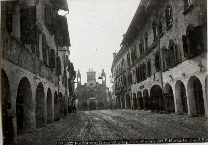 Pordenone, Corso Vittorio Emanuele mit der S.Marco-Kirche 6.3.18. (BildID 15615589)