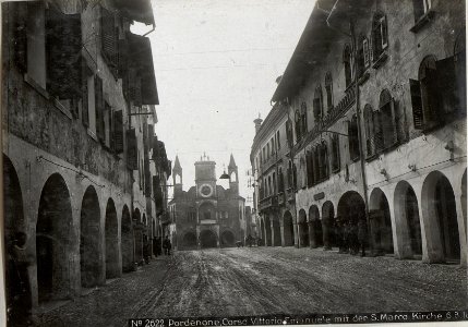 Pordenone, Corso Vittorio Emanuele mit der S.Marco-Kirche 6.3.18. (BildID 15615589) photo