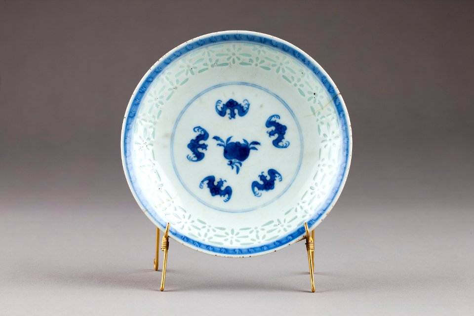Porslinsfat gjort i Kina på 1800-talet - Hallwylska museet - 95613