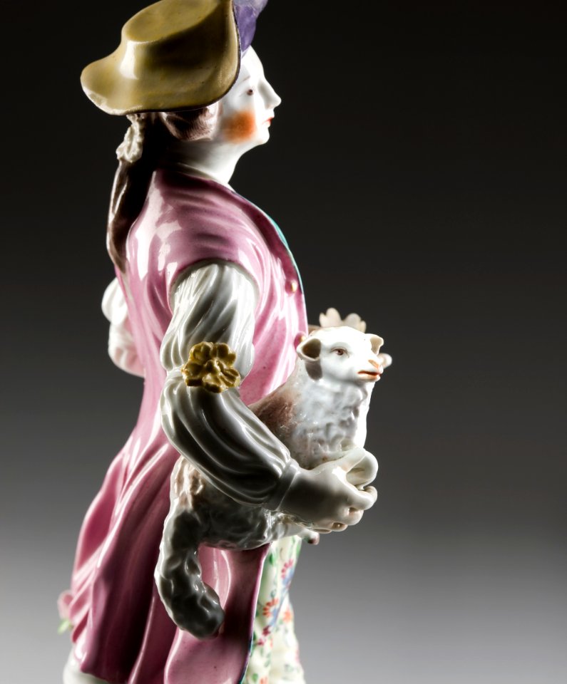 Porslinsfigur. Detalj. Fåret - Hallwylska museet - 87140