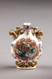 Porslinssnusflaska gjord i Kina på 1800-talet - Hallwylska museet - 95808 photo