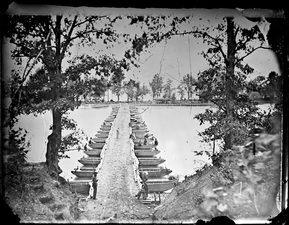 Pontoon across James River, deep bottom - NARA - 524485