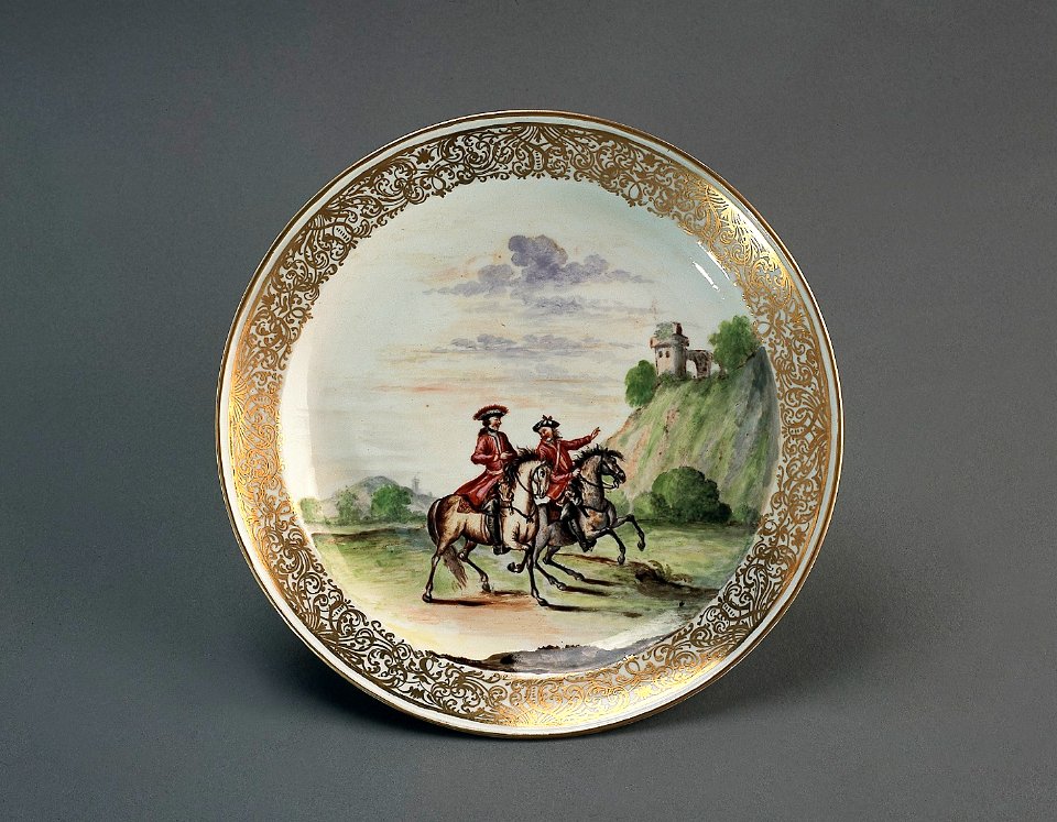 Porslin. Tallrik med ryttare och guld i dekoren - Hallwylska museet - 89157