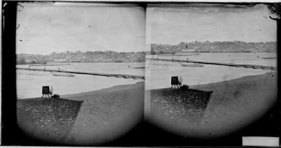 Pontoon bridge across river at Richmond, Va - NARA - 529669