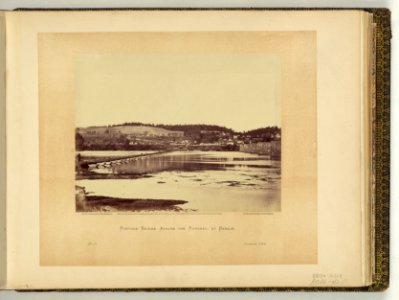 Pontoon bridge across the Potomac, at Berlin - Alex. Gardner, photographer. LCCN2006685376