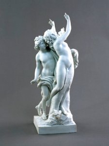 Porslin. Vit figurgrupp - Apollo och Dafne - Hallwylska museet - 89211