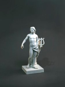 Porslin. Vit figurin - Apollo - Hallwylska museet - 89202