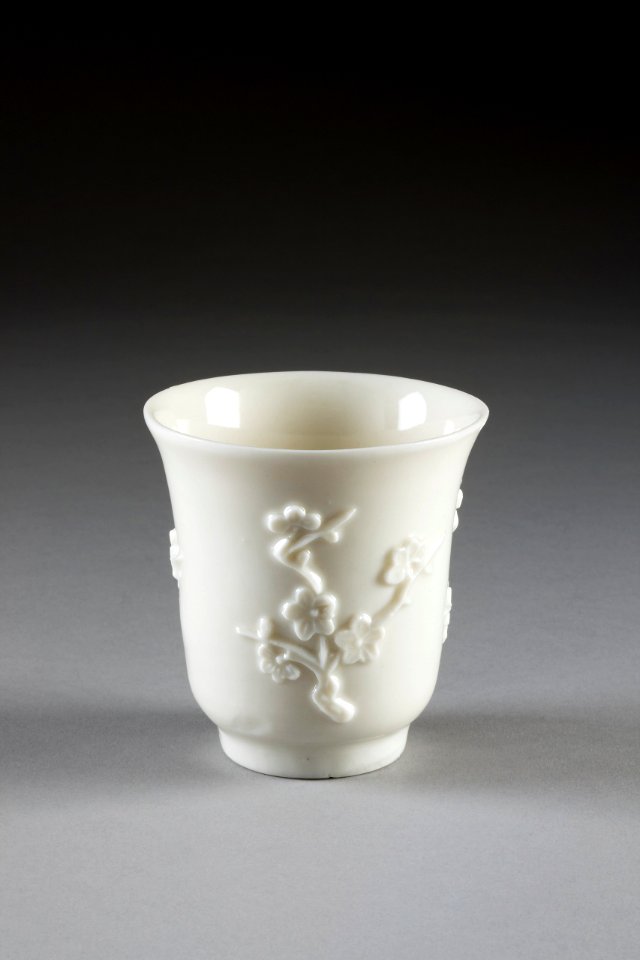 Porslinsmugg. Kina - Hallwylska museet - 87111