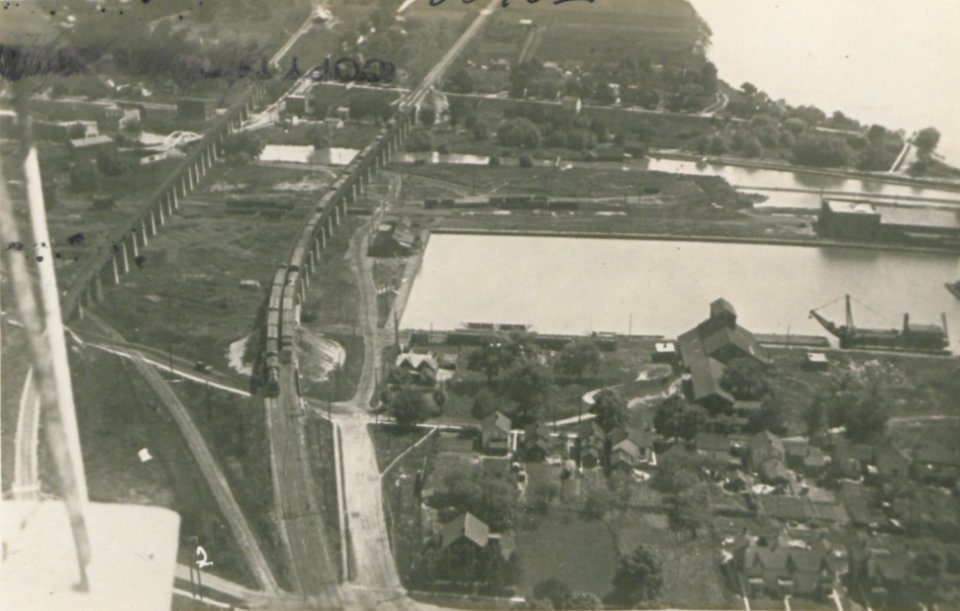 Port Hope Ontario from the Air (HS85-10-35962)