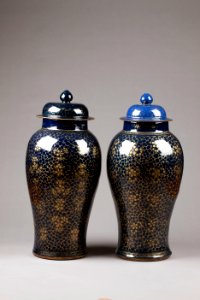 Porslinsurnor gjorda i Kina på 1700-talet - Hallwylska museet - 96152 photo