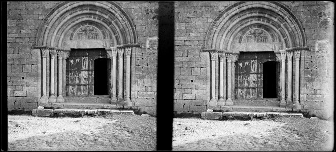 Porta d'entrada a l'església de Siurana o Siurana de Prades
